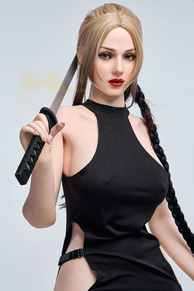 Lika, a wild and glamorous European and American busty female assassin, is an ultra-soft silicone realistic Sex doll, 159 cm tall.